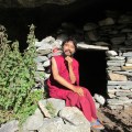 mingyur-rinpoche-outside-cave