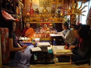 DorjePalmoLeadingDiscussion